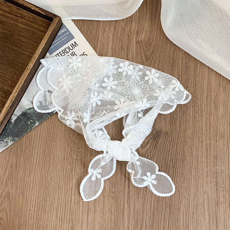 Toalla triangular de encaje francés Cortina de falda con correa de estilo pastoral Protector solar dulce Toalla de cintura de malla transpirable Cortina de pedo Accesorios de doble uso