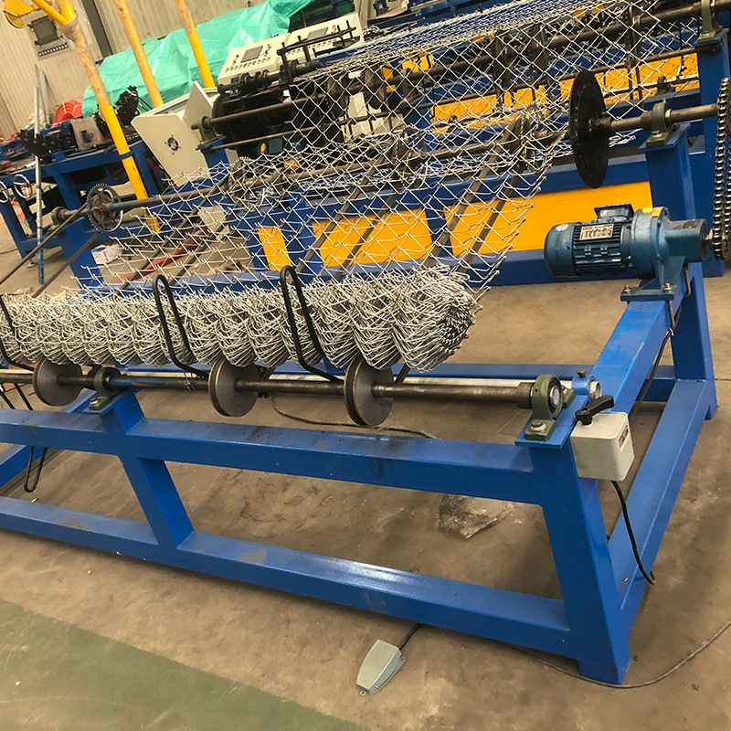 Máquina de tejer de red de valla de estadio protección de pendiente Greening máquina de red de gancho de diamante máquina de tejer de protección de pendiente de carretera