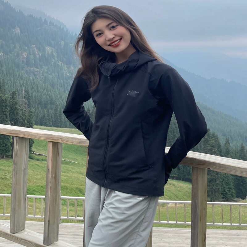 Cross-border brand ARC women's hooded softshell jacket, suitable for outdoor activities, windproof, waterproof, and ideal for hiking and mountaineering Cross-border brand ARC women's hooded softshell jacket, suitable for outdoor activities, windproof, waterproof, and ideal for hiking and mountaineering