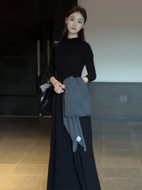 黑色赫本风长袖连衣裙女春秋慵懒风气质修身显瘦打底修身内搭长裙|undefined