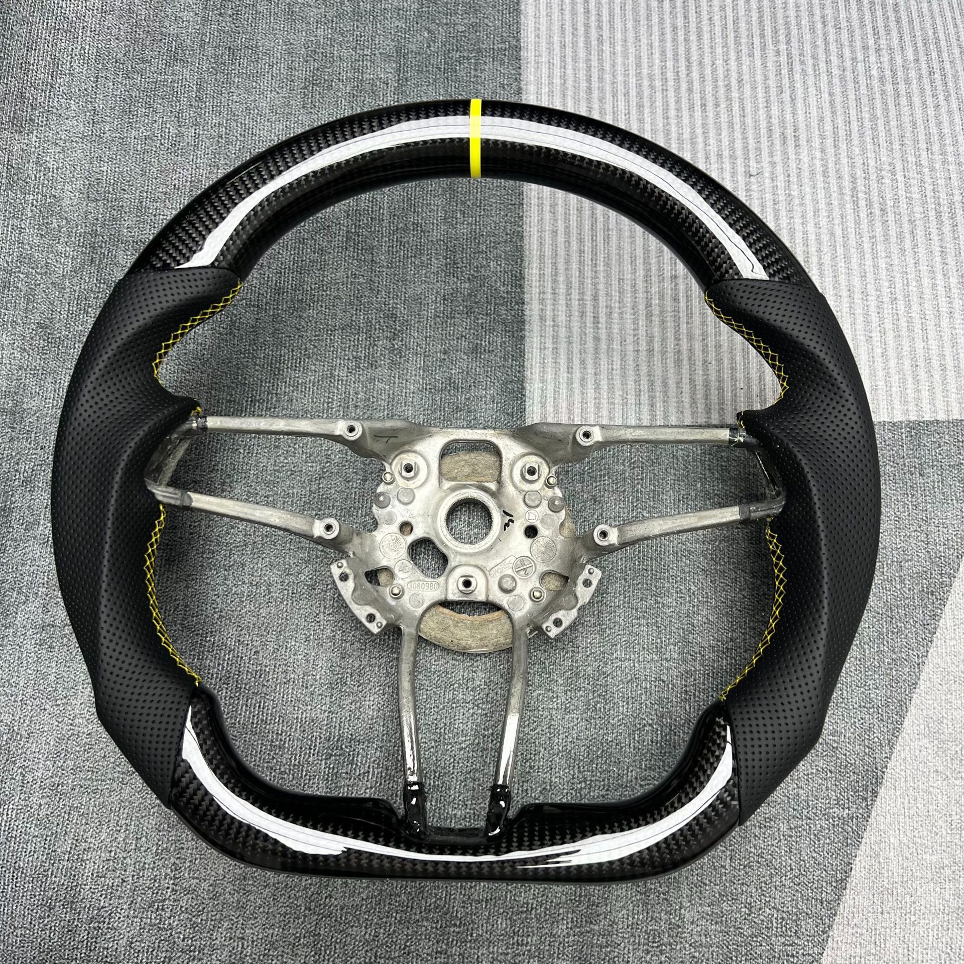 Carbon Fiber Steering Wheel Customization Suitable for Porsche Macan Cayenne Panamera Steering Wheel Processing