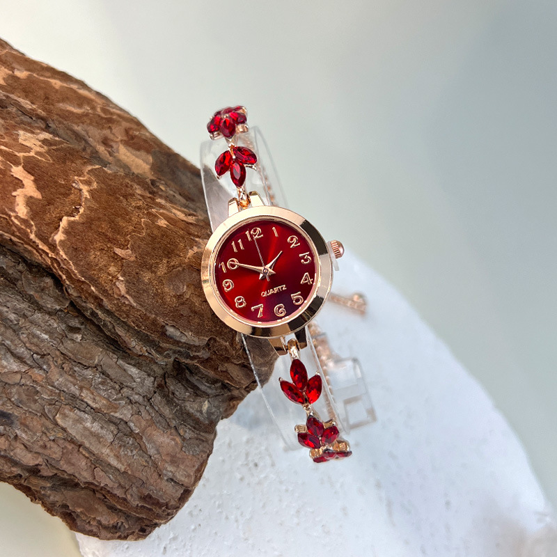 Reloj de cuarzo elegante para mujer con pulsera de estrás_voghion.com