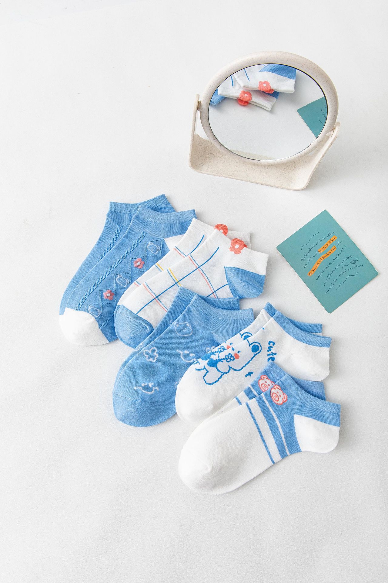 Mignon Bleu De Bande Dessinée Fleur Motif Taille Libre Femmes De Coton Cheville Chaussettes display picture 1