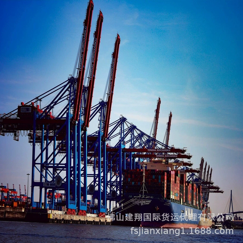 Международная грузоперевозка и логистика доставки в порт Фос Леконг имеет собственный склад объемом 3000 кубических метров.