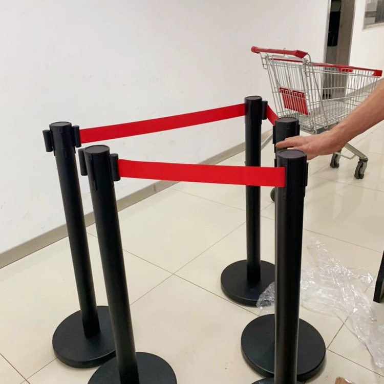 Valla de línea de advertencia de acero inoxidable Línea de un metro Cinturón de aislamiento telescópico Base de barandilla Columna de cola de Banco Barandilla negra