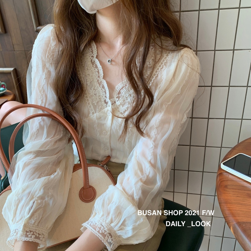 Elegant V-neck Lace Shirt Women's 2022 Spring New Base Shirt Long Sleeve Chiffon Shirt Inner Top