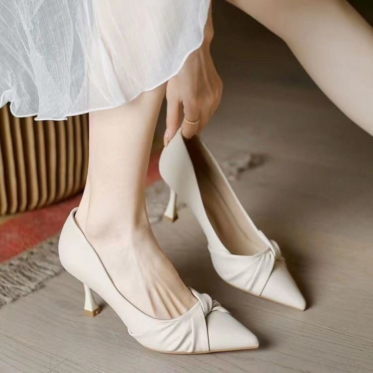 2026 nuevos zapatos de punta francesa nicho estilo de línea zapatos profesionales simples zapatos de tacones altos para viajar