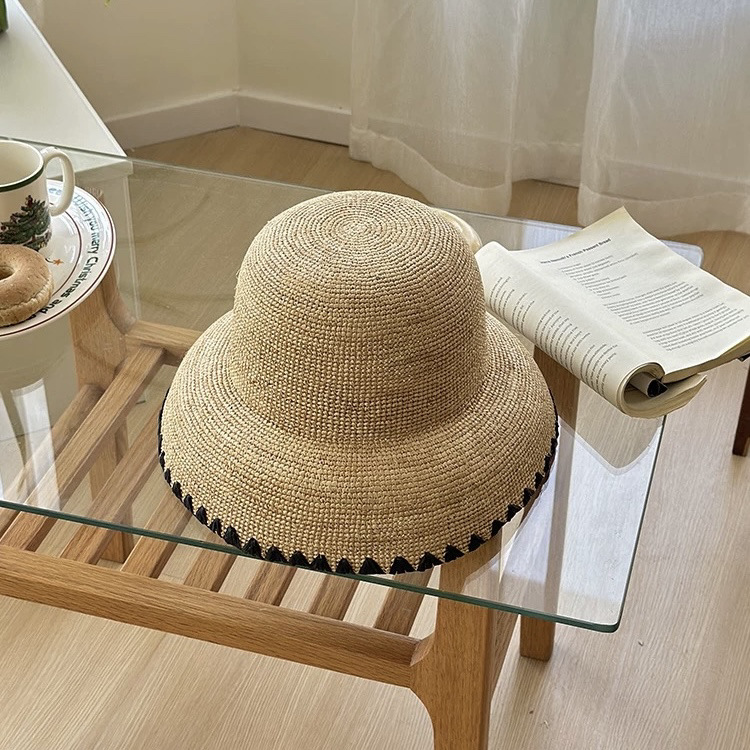 Cappello a secchiello in rafia e pizzo nero elegante donna_voghion.com
