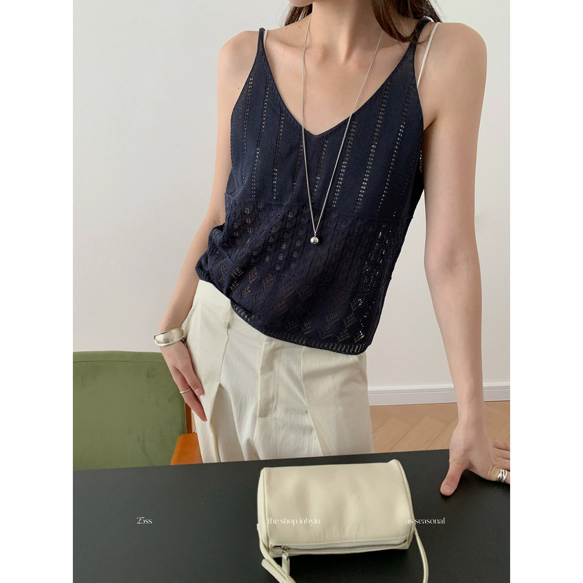 【Без возможности возврата или обмена】Женский топ-камизоль с вырезом в форме буквы V, выполненный крючком, подходит для ношения поверх одежды, летний трикотажный топ без рукавов.