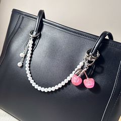 ヨーロッパとアメリカのシンプルなレザーバッグレトロファッションバッグペンダントキーホルダーチェリーペンダント甘いフルーツ装飾アクセサリー