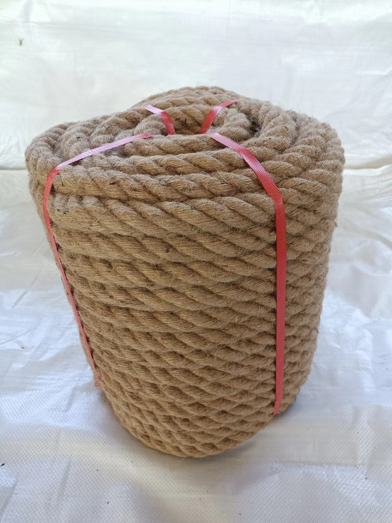 Cuerdas de yute gruesas al por mayor cuerdas de escalada para gatos decorativas trenzadas de escalada de jardinería cuerdas de lino finas atadas de material natural