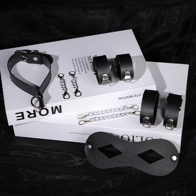 SM juguetes sexuales juguete oso cuero vinculante máscara esposas apoyos papel jugando oso violento entrega de una sola pieza