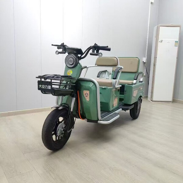 three-wheel electric car for elderly