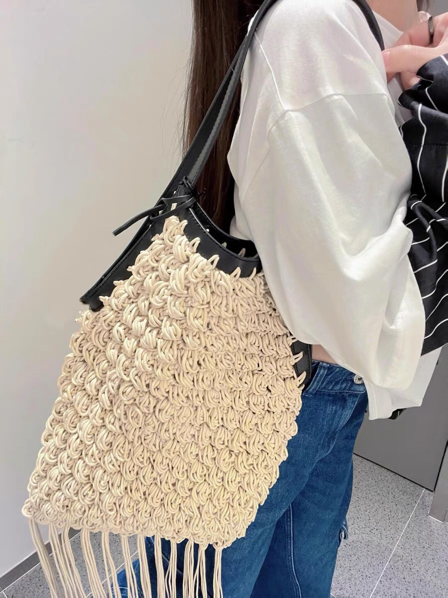 La nuova borsa intrecciata della celebrità di Internet Mona è alla moda, versatile, intrecciata in corda, borsa con nappe, design di nicchia, contrasto_voghion.com