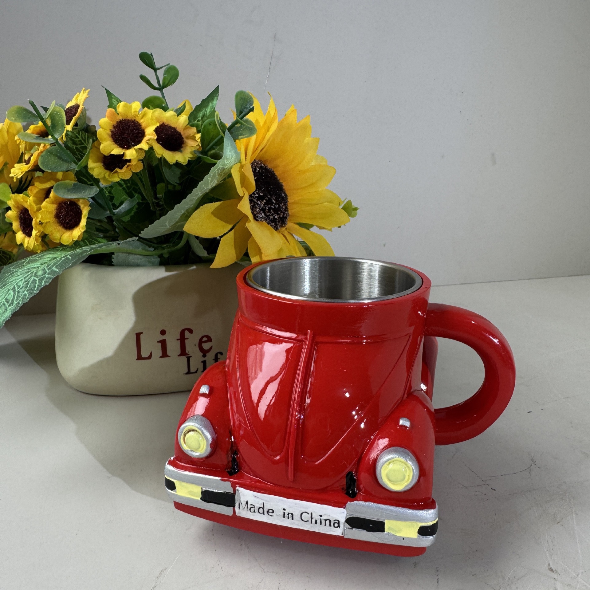 Estación independiente transfronteriza creativa nueva decoración de automóviles taza de agua escarabajo taza de café artículos para el hogar resina artesanía