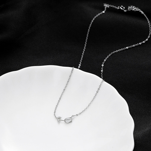 Under the Banyan Tree S925 sterling silver tulip necklace women's light luxury temperament high-end cat's eye celebrity accessories clavicle chain