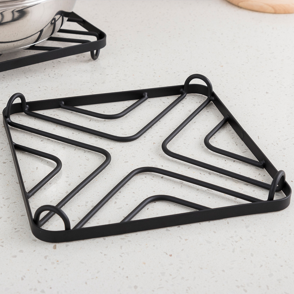 Cocina encimera olla estera de aislamiento hierro cuadrado mesa de comedor antideslizante anti-escaldadura olla estera de aislamiento de metal de escritorio estera