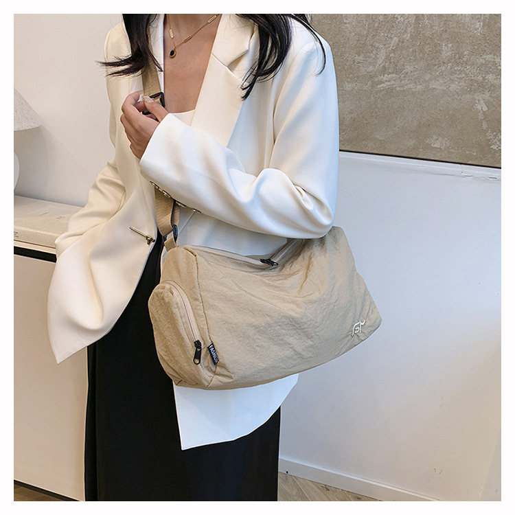 Crossbody tote bag, Korean style Instagram niche design women's bag, nylon fabric canvas bag, fashionable, casual and artistic single-shoulder bag undefined