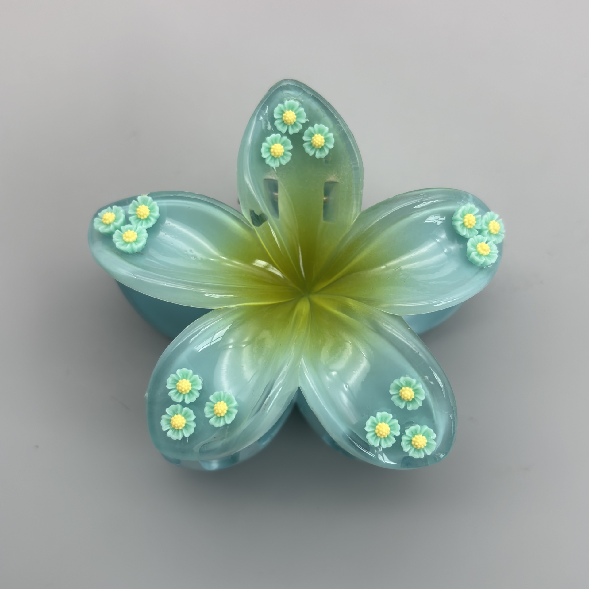 Pinza de pelo acrílica con flor de plumeria para mujer, accesorio de alta gama, pinza de tiburón, pinza de pelo cruzada para el verano.