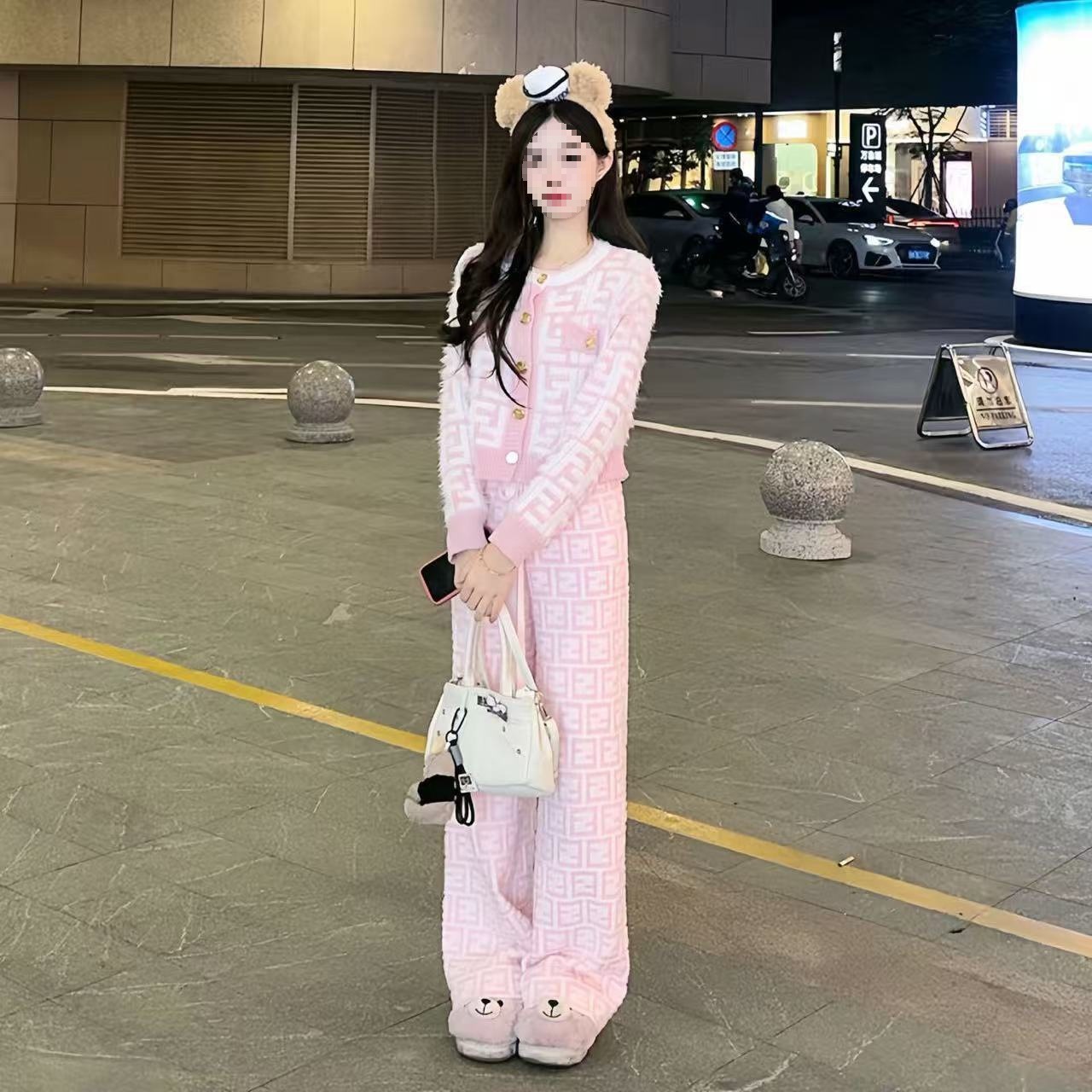 快手网红同款小香风仿水貂毛针织开衫毛衣+毛绒绒字母阔腿裤套装