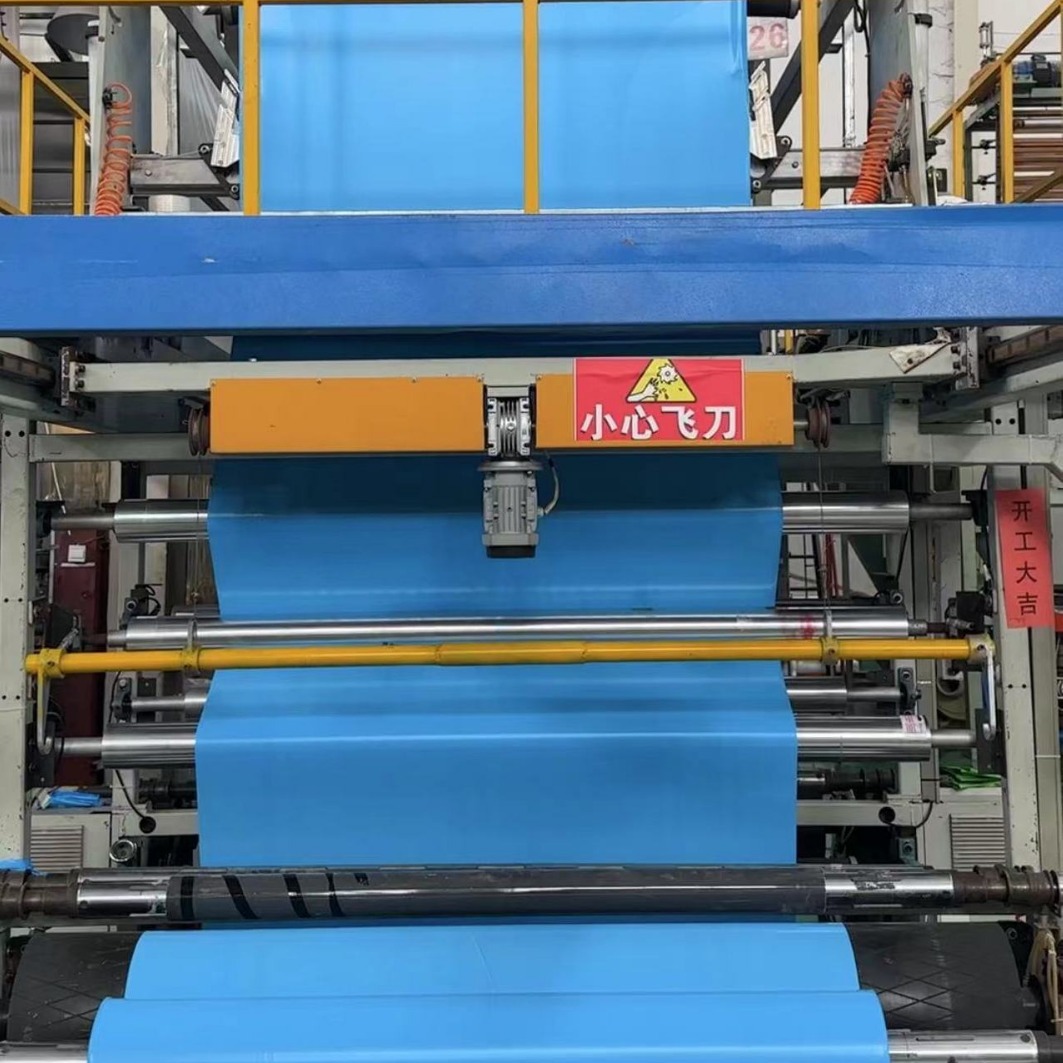 Película retráctil de PE de alta resistencia para cajas de almacén de entrega exprés de comercio electrónico, película retráctil térmica de colores, película de sellado de plástico de PE de baja temperatura, antiestática