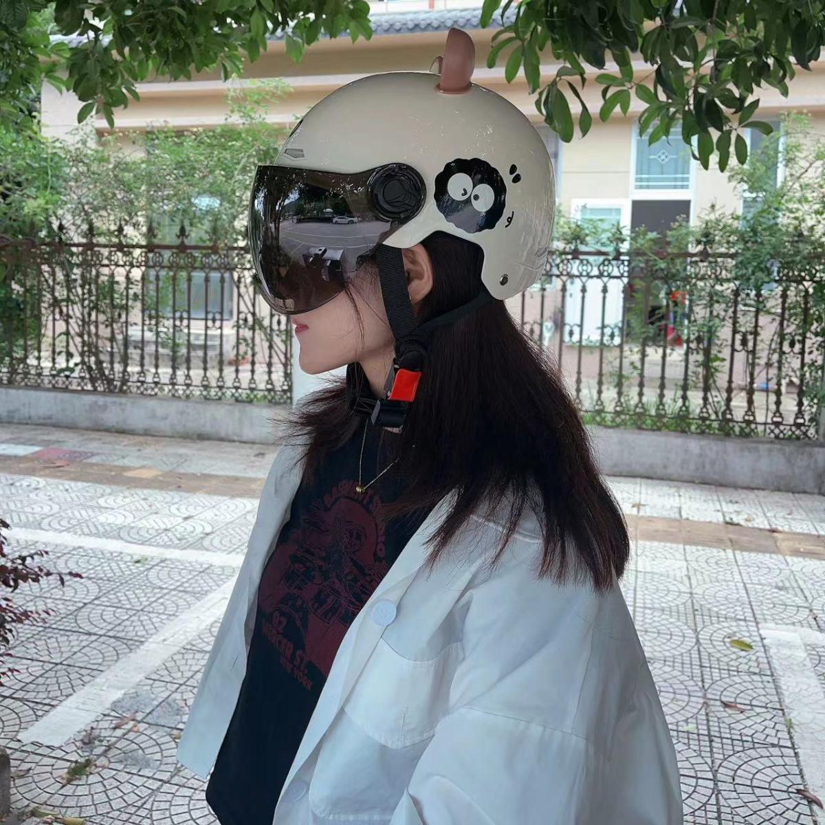 New Certified New National Standard Electric Motorcycle Safety Helmet, Summer Sun Protection Battery Bike Helmet for Girls, Cute Design
