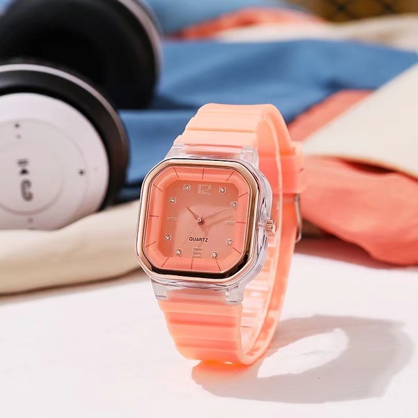 fashionable silicone women's watch