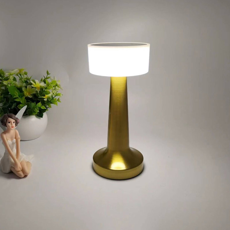 Creatividad transfronteriza nórdica moderna lámpara de escritorio barra de dormitorio toque lámpara de noche de peso de hierro forjado luz de atmósfera USB