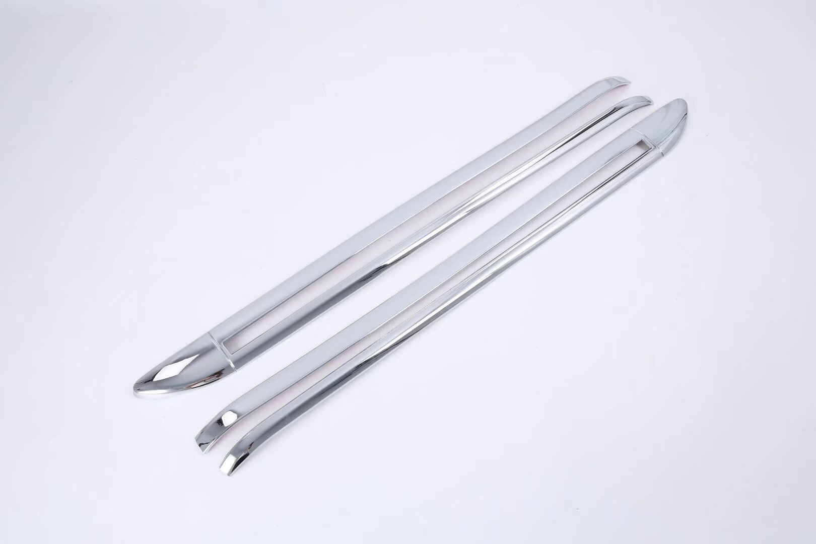 18NV200 body slide rail trim decoration suitable for Nissan NV200 middle door rail door panel bright strip modification sticker