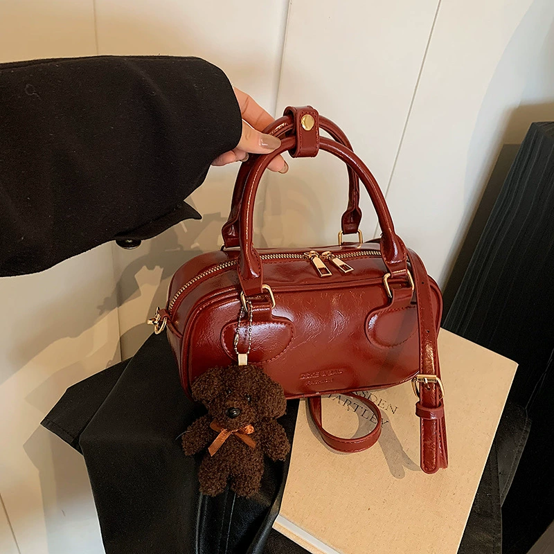 2024 зимний новый прилив Один плечо наклонный кросс-сумка нишевая сумка ретро мода портативная бейсбольная сумка женская подмышка сумка