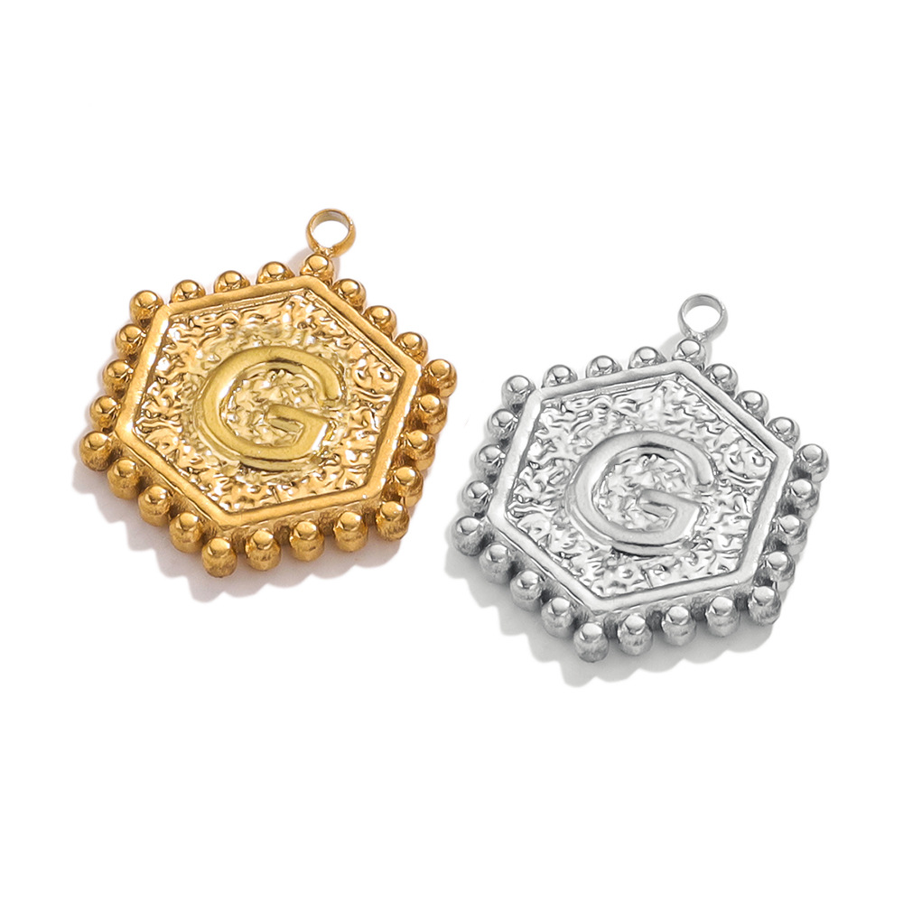 Colgante hexagonal de la letra del corazón del acero inoxidable A-Z colgante de la letra hexagonal DIY accesorios de la joyería colgante
