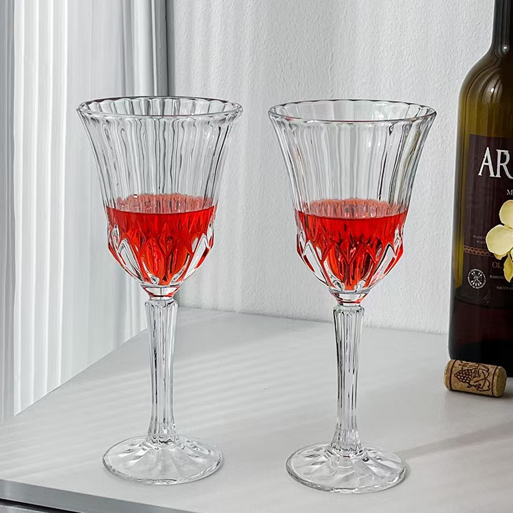 Taza de vidrio de cristal moderno simple taza de vino alto europeo con taza de jugo taza de comida taza de diamante taza