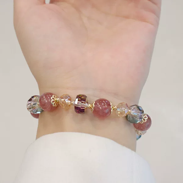 Fashion Simple Color Girl Entry Luxury New Glaze Imitation Strawberry Crystal Bracelet Beaded Peach Blossom Bracelet for Girlfriends