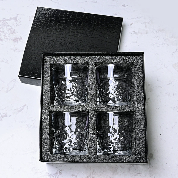4 шт. в чёрной коробке, 4 модели "Diamond" 300 мл