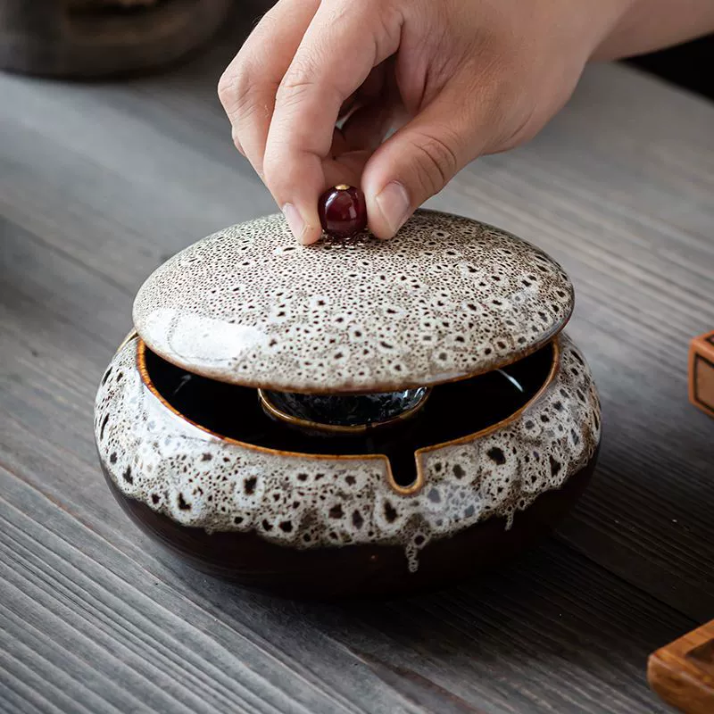 Big creative fashionable windproof trend ashtray for office