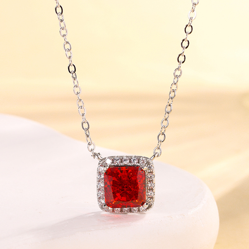 Flor de hielo cortado colgante rojo chino con cadena