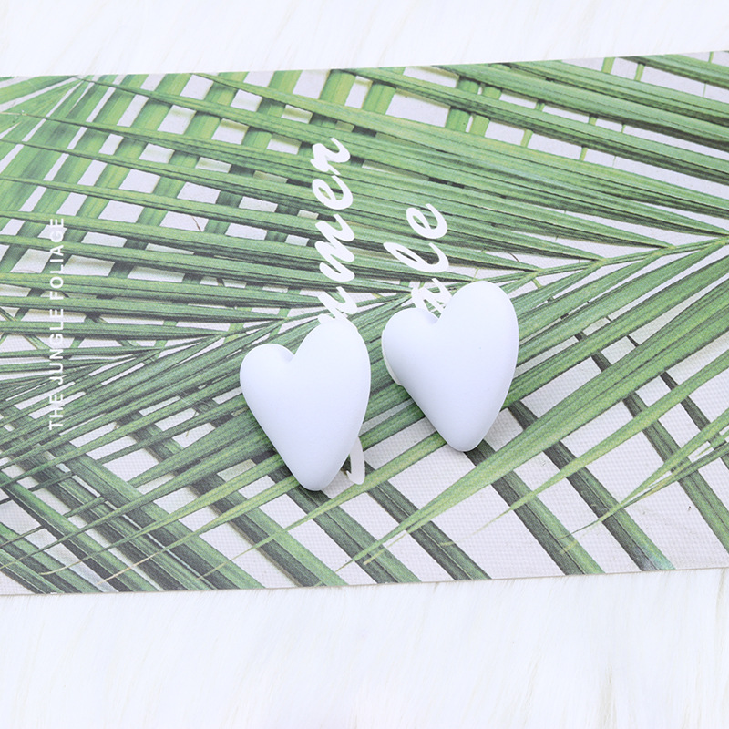 9g Weight Earrings Classification 1 Pair Quantity Daily Occasion Acrylic Material Heart Shape Pattern Women'S Gender Spray Paint Design Fashion Style 1 Pair Fashion Heart Shape Spray Paint Arylic Earrings 9
