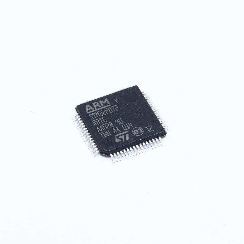 TLE94112ES TSDSO-24 자동차 컴퓨터 보드 취약한 IC 칩 원래 15 년 산업 경험