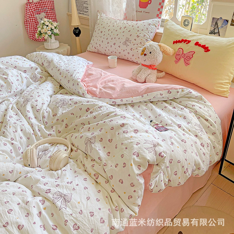 Набор простыней (Hello Kitty) 3–4 предмета, разные принты, размеры 150/180/200/120/150 см