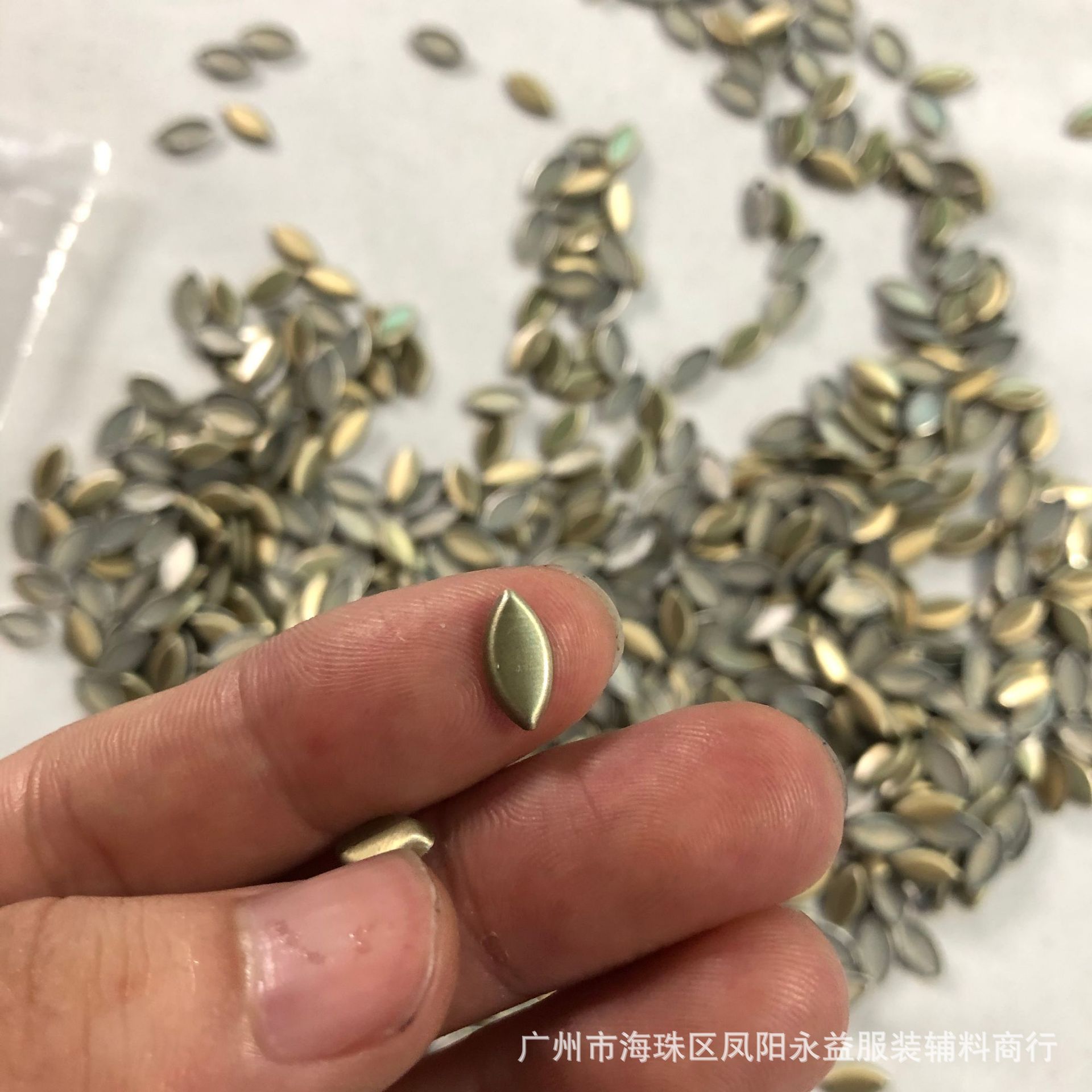 服饰辅料烫钻烫图烫画仿铜片LC21进口铝烫片箱包烫图八角片半圆珠