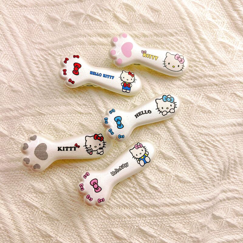 Bright Silver Cat Paw Hair Clip, Cute Side Hair Accessory for Bangs, Girly and Adorable Duckbill Clip, Student Hair Accessory for Girls Bright Silver Cat Paw Hair Clip, Cute Side Hair Accessory for Bangs, Girly and Adorable Duckbill Clip, Student Hair Accessory for Girls