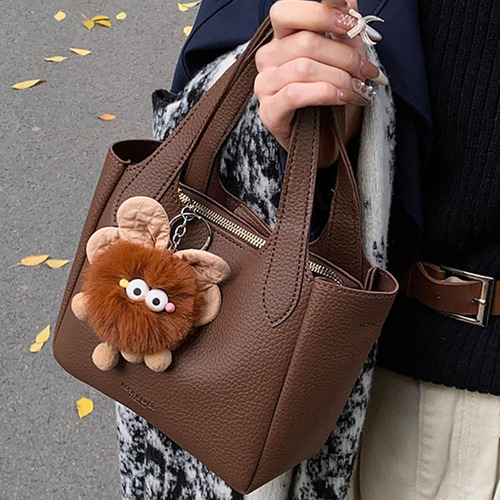 Korean Instagram trendy fashion bucket bag for women 2024 winter minimalist versatile shoulder bag with a sense of elegance casual women's bag
