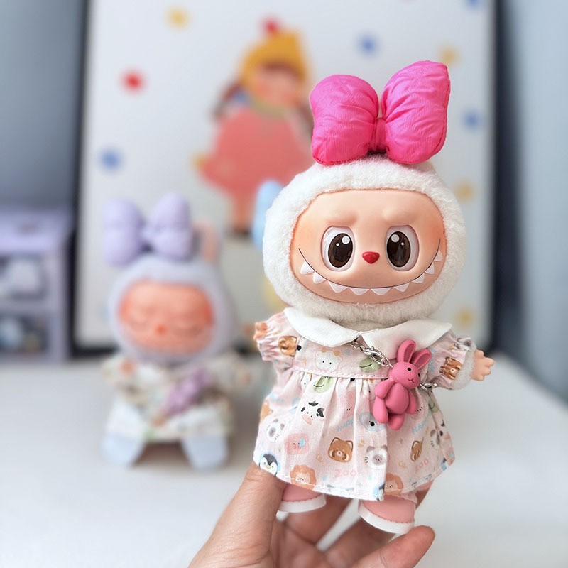 第二世代のLabubu服のキーホルダーは布の子供服の小動物のワンピースのセットを引っ張ります。|undefined