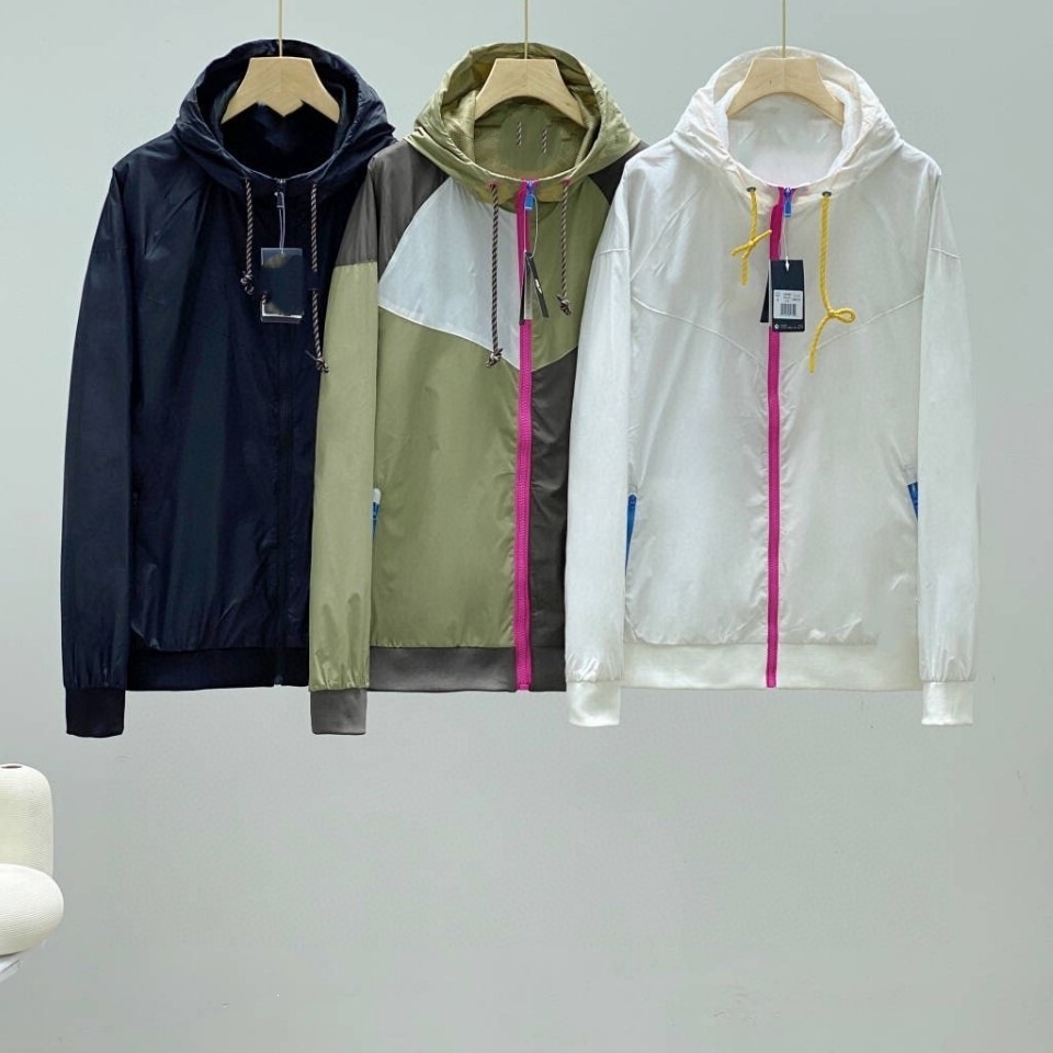 In-stock hooded woven jacket with mesh, waterproof, fully exquisite embroidery, black and white, green and khaki combination 7680