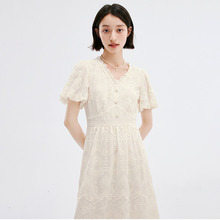 蕾絲刺綉連衣裙2023夏新款女V領優雅度假風白色連衣裙7E4390971