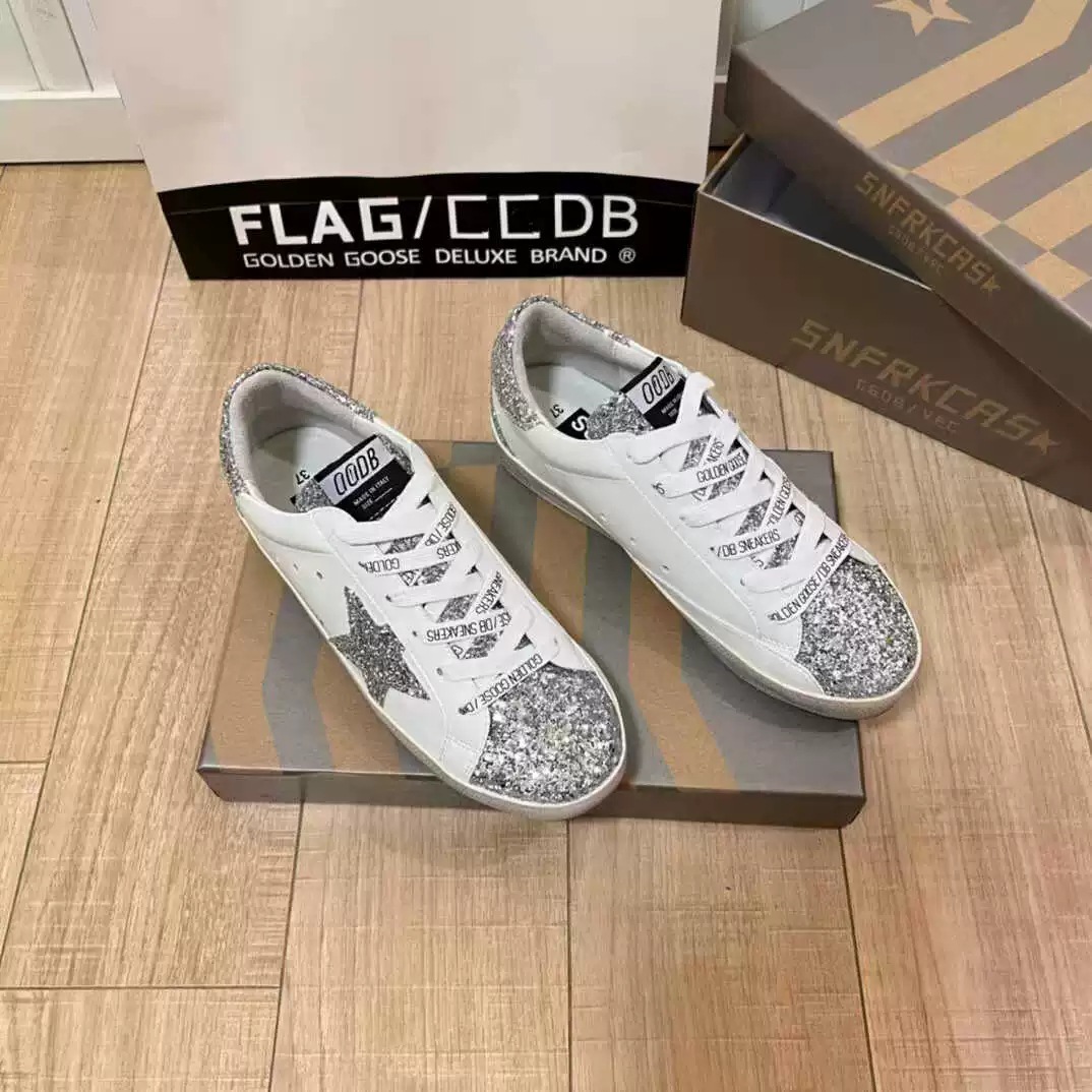 Versión mejorada de Corea del Sur GG Star Zapatos sucios de cola negra Zapatos sucios pequeños Zapatos de tabla viejos de cola plateada para mujer Zapatos casuales de aumento para hombres