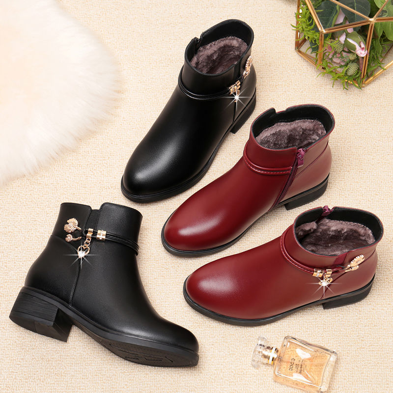 Fashion Boots Image 2