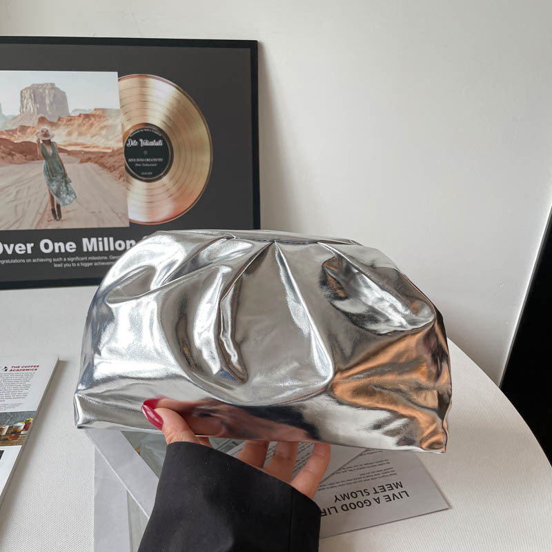 2026 nuevo bolso de nube plegado brillante, bolso de hombro de moda casual de mujer, bolso de viaje de alta calidad
