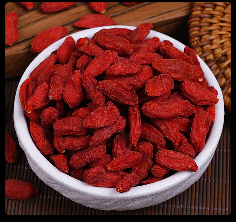 Goji Berry (Lycium barbarum) — Ningxia Dried Wolfberry, Sulfur-Free, 150g Jar preparation