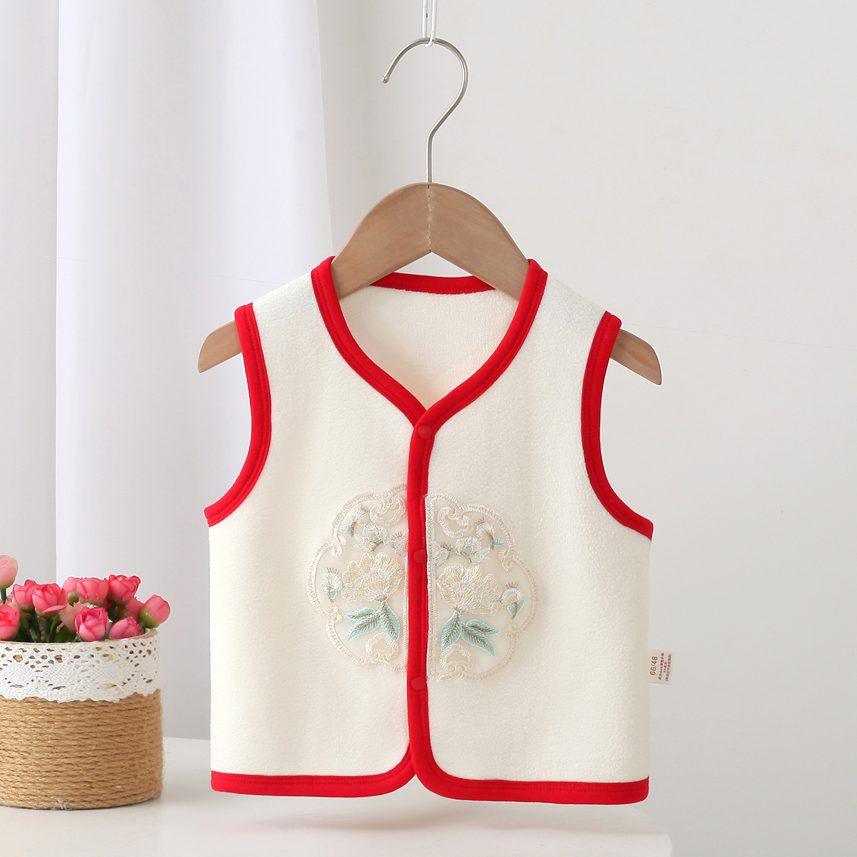 New baby vest, warm for spring, autumn and winter, plush fleece for newborns, Chinese style.